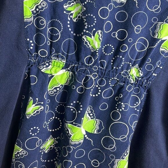 The Uniform Outlet 2X butterfly print knit sides two pocket scrub top blue & gre - Picture 7 of 11